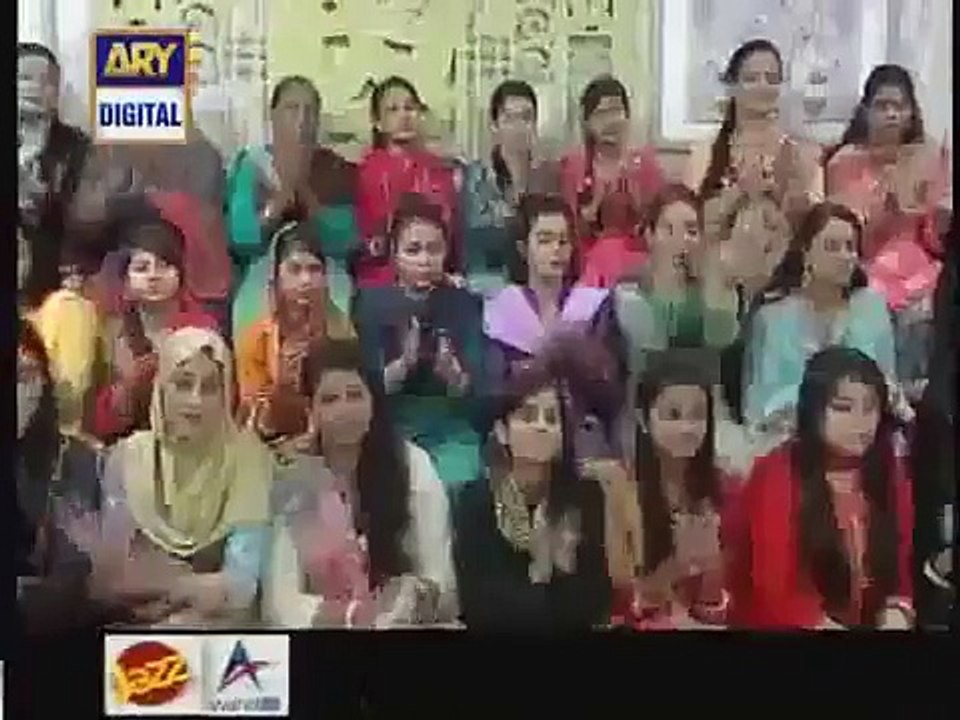 Arshad Khan Chai Wala First Walk With Models on a Live Morning Show'