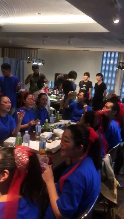 Le batteur Samba Ndokh fait découvrir le "taama" aux chinois...Magnifique regardez!!