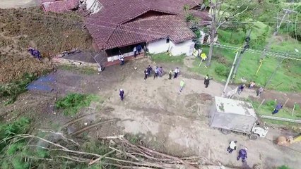 Al menos 6 muertos por derrumbe en carretera de Colombia