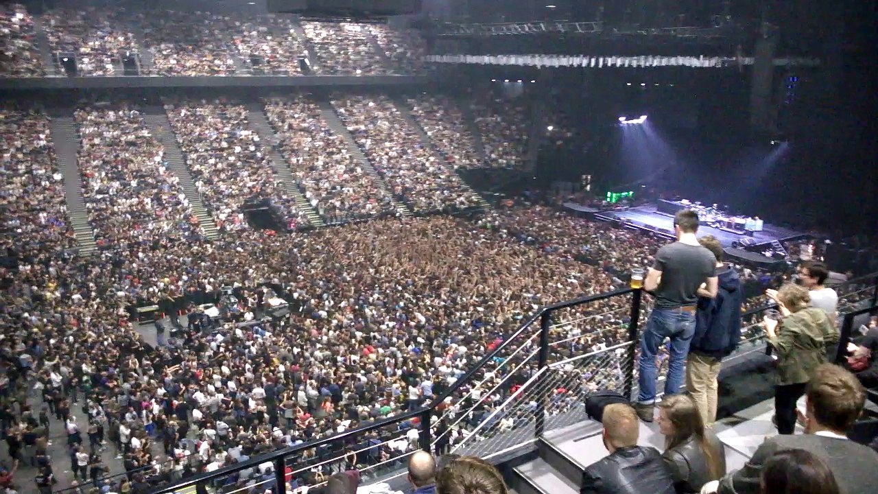 Ola général 5 minutes avant le concert