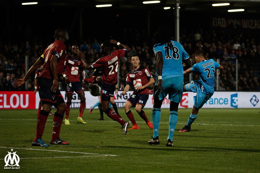 Clermont Foot 1-2 OM : le but de Zinédine Machach (45e)