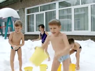 علاج الاطفال/ بالماء البارد