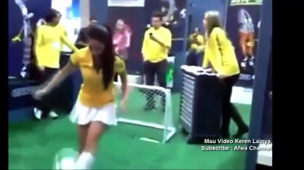 (VIDEO) CEWEK CANTIK JAGO Freestyle BOLA #Amazing