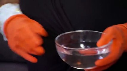 Voici la meilleure astuce pour enlever les poils danimaux de votre canapé!