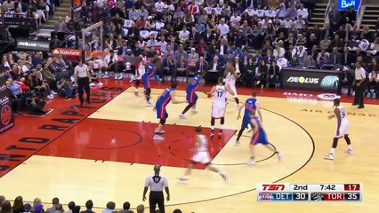 DeRozan Drops 40, Raptors Cruise to Win