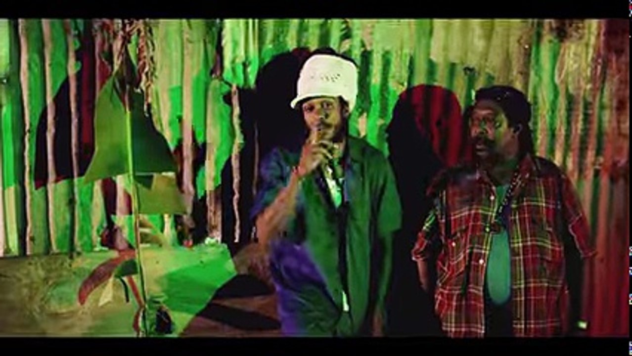 YANISS ODUA - BLING BLING (CLIP OFFICIEL)