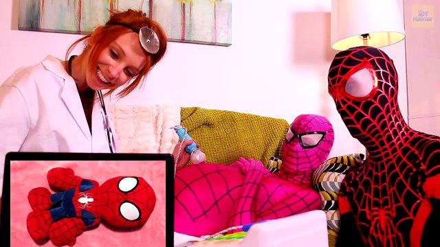 Spiderman, Frozen Elsa & Pink Spidergirl w_ Doctor! Spiderbaby is sick! Superheroes in Real Life -)-x