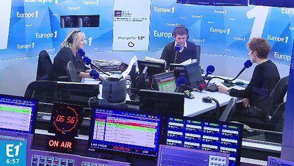 François Hollande assure un service minimum face aux policiers