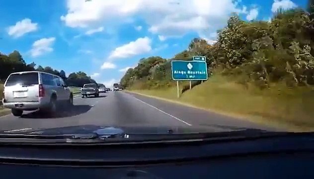 Fallait pas le doubler par la droite! Road rage sur l'autoroute