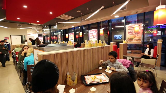 В Универмаге «Сормовские Зори» открылся ресторан «Бургер Кинг»