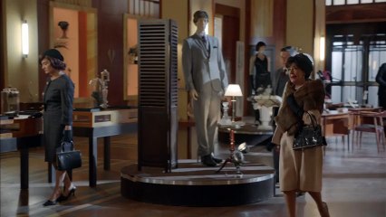 Guiño en 'Velvet'. Petra (Concha Velasco) a Cristina (Manuela Velasco): "Te pareces a mi sobrina"