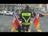 Napoli - I Vigili del Fuoco precari protestano in piazza (26.10.16)
