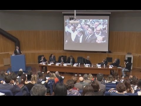 Napoli - Avvocati sotto attacco , forum al Palazzo di Giustizia (26.10.16)