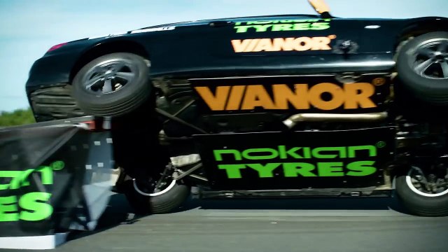 VÍDEO: Récord Guinness conduciendo a dos ruedas