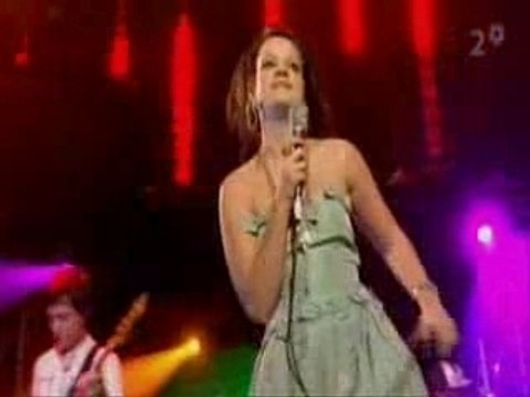 Lily Allen - Smile - 2006