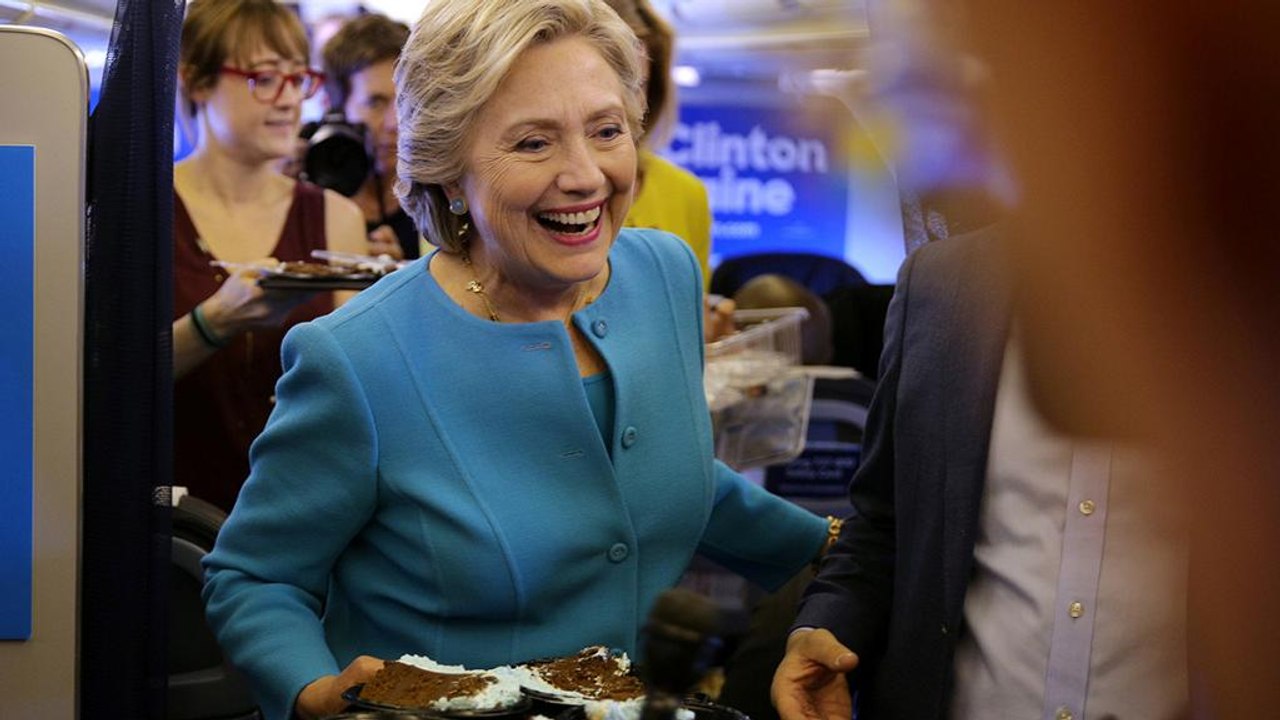 US-Wahlkampf: Clinton festigt Vorsprung, Trump geht auf Minderheiten zu