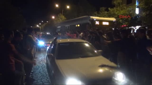 Şanlıurfa?da Üniversite Öğrencilerinden Yurt ve Ulaşım Eylemi