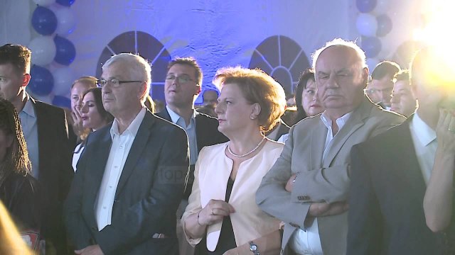 UET mbush 10 vjeç - Top Channel Albania - News - Lajme