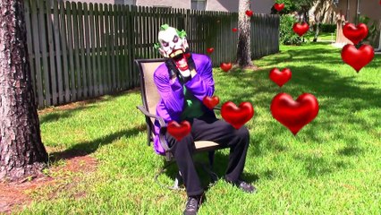 ジョーカーは、スパイダーマン、妖精、エルザの赤ちゃんWフローズンエルザと悪事を働くと結婚します