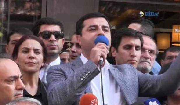 Demirtaş: Biz senin gibi valinin parasıyla miting yapmıyoruz