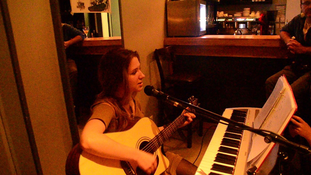 Orilia live au bar de la place  (partie 7)