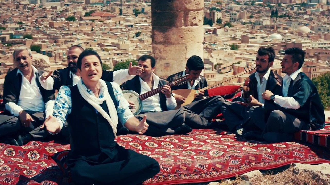 Zekeriya Ünlü - Mektebin Bacaları (Official Video)