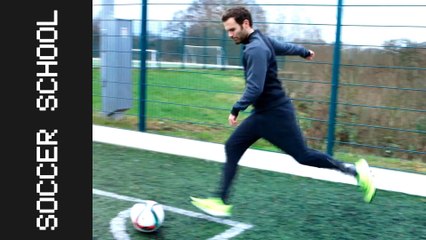 HOW TO CORNER KICK - TIPS AND TRICKS  | Juan Mata