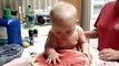 Bebe ADORA La Sandia!! â˜… bebes divertidos   risa bebe   bebes chistosos   bebe humor