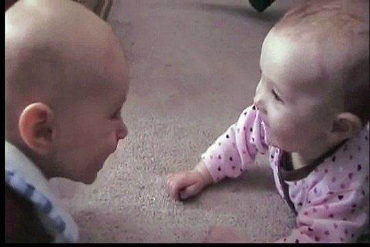 Bebe Asusta A Otro Bebe â˜… bebes divertidos risa bebe bebe humor bebes chistosos bebe fail