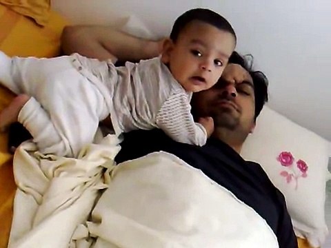 Bebe Despierta Papa Como Sea!! â˜… bebes divertidos risa bebe bebes chistosos bebe humor