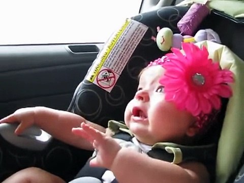 Bebe Muy Asustada, Pobrecita! â˜… bebes divertidos risa bebe bebes chistosos bebe humor