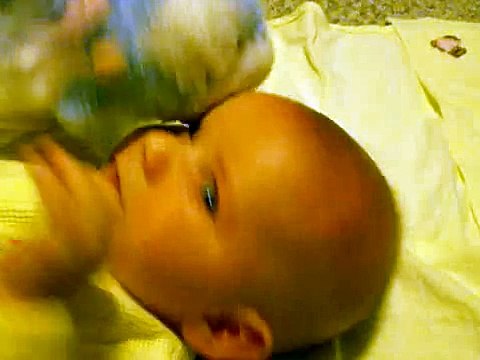 Bebe ODIA Como Canta Mama! â˜… bebes divertidos risa bebe bebes chistosos bebe humor