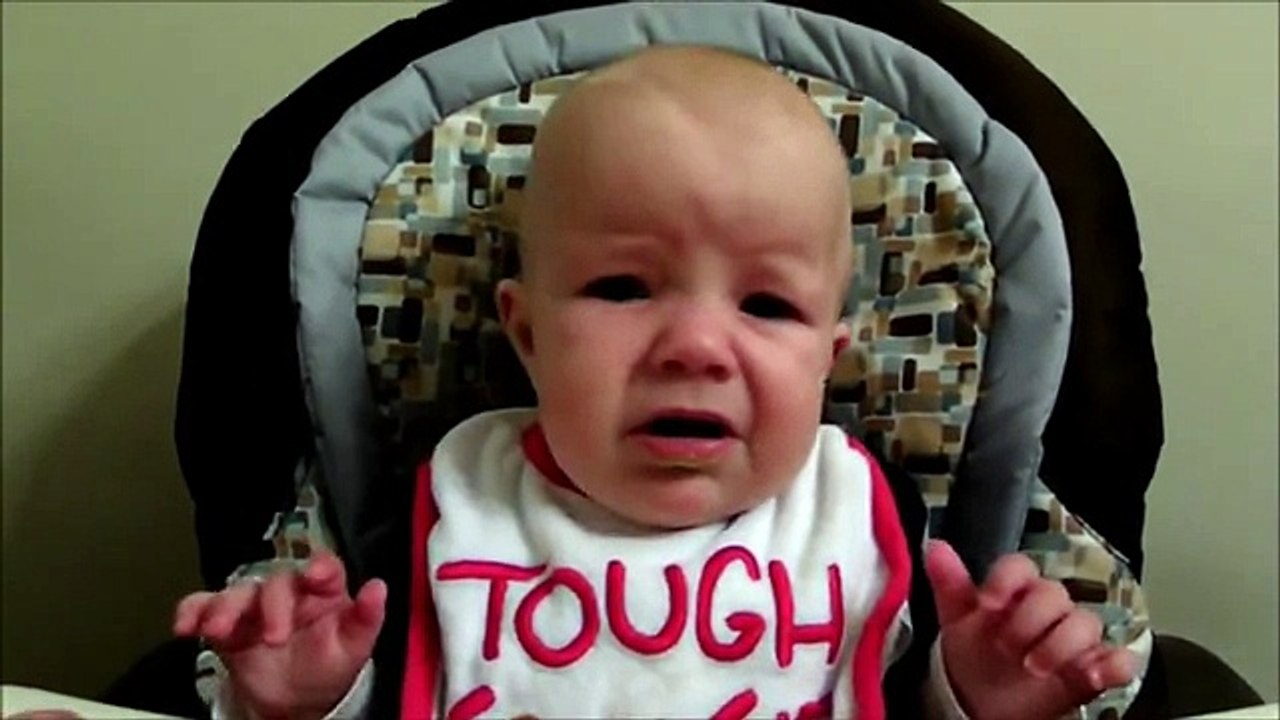 Bebe ODIA Su Nueva Comida! â˜… bebes divertidos   risa bebe   bebes chistosos   bebe humor