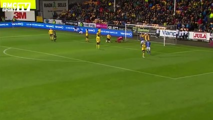 Un carton jaune pour… s’être fait agresser !