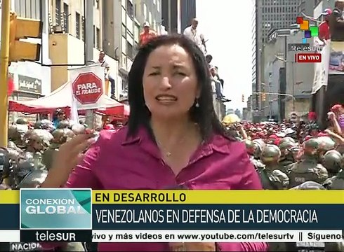 Venezolanos llenan las calles aledañas al Palacio de Miraflores