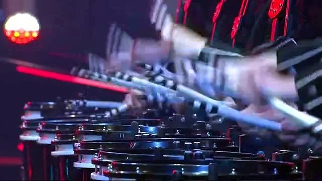 Askeri Disiplinle Konsantre Olmuş Müzik Grubu