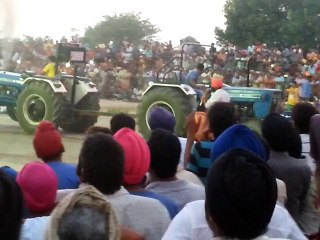 Viral Video Ford V/S Ford Tractor touchan Stunt Video 2016