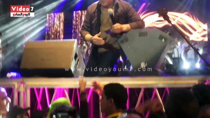 محمد فؤاد يغنى "حيران" لايف