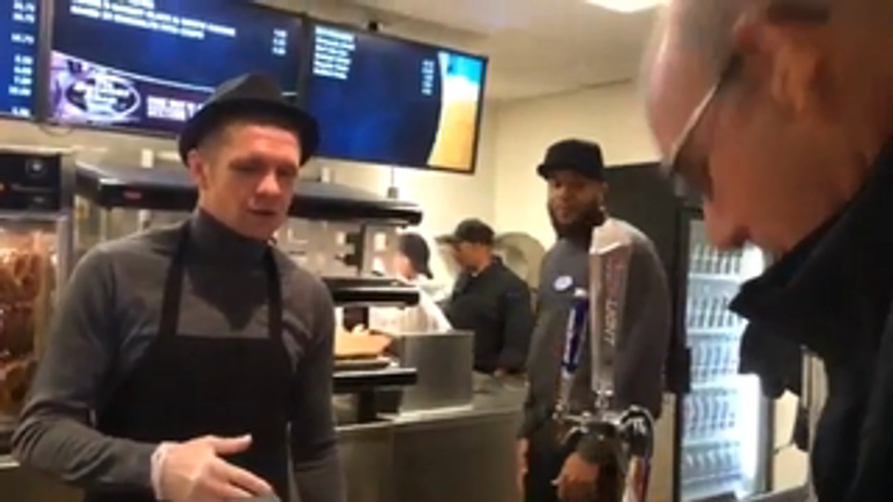 Yuri Foreman Works Kosher Stand At Nets Game