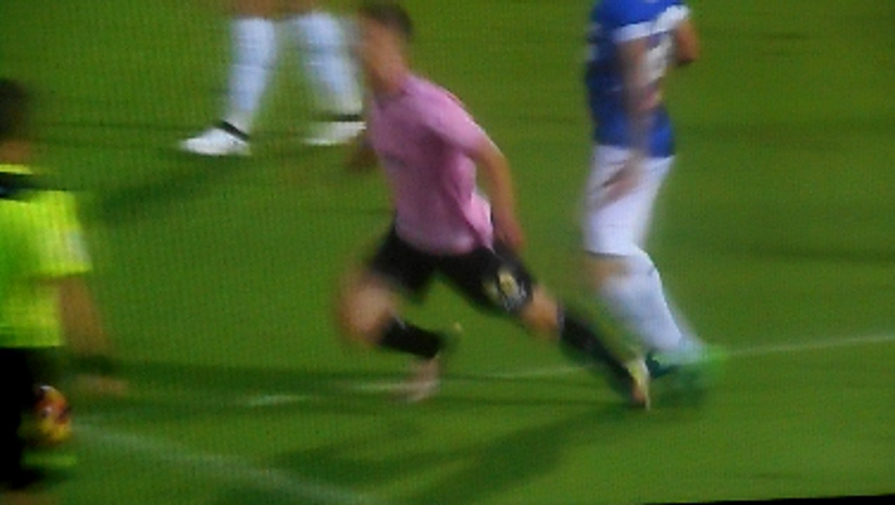 Roland Sallai Gets A Dumb Second Yellow Card After A Dive vs Udinese!