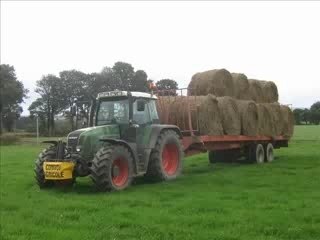 Lerin Chargement De Foin Par Tony Fendt