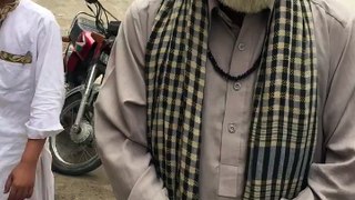 Uncle Bashir 70+ performing Naats in streets of Lahore of a living, Pakistan.