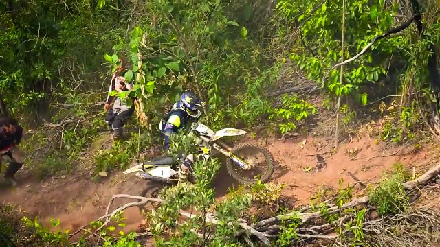 Charging Up Mountains and Jungles: Day 3 Recap | Red Bull Minas Riders