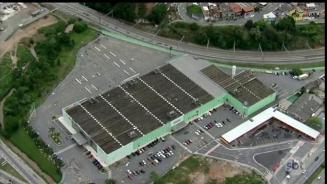 SP: Quadrilha explode caixa eletrônico dentro de supermercado em Itapevi