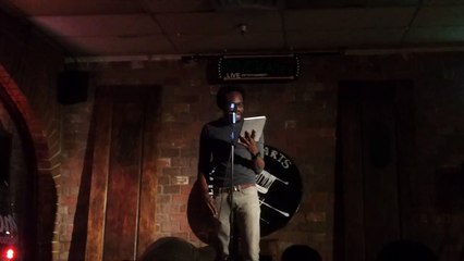 Jamaal "Versiz" May at Mo's