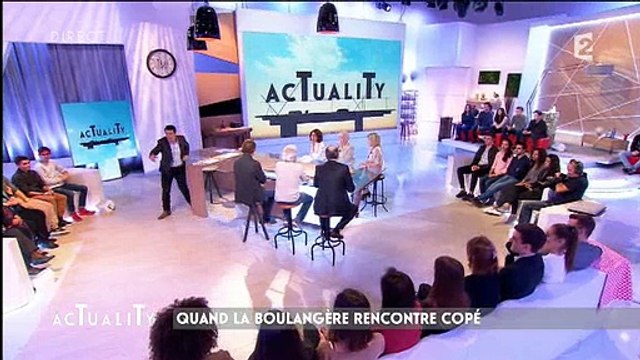 Dans Actuality , Jean-François Copé refuse de distribuer des pains au chocolat - Regardez