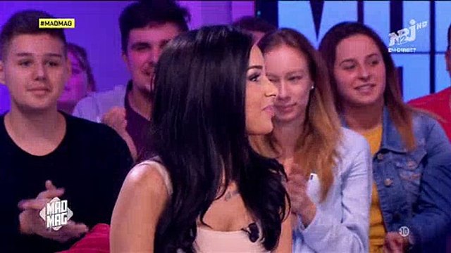 L'accueil glacial d'Ayem à son invitée dans le Mad Mag sur NRJ12 - Regardez