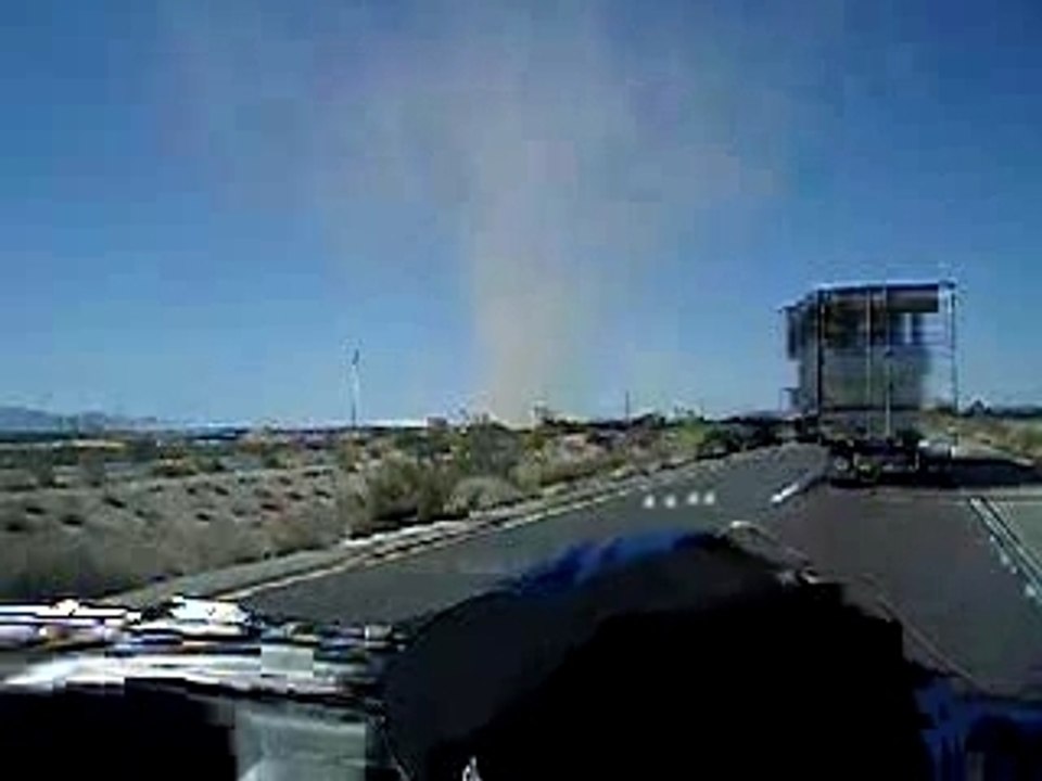 Tornade de sable - Vidéo Dailymotion