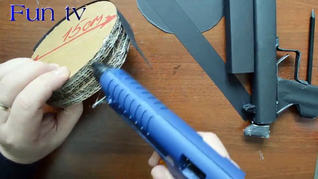 Как сделать из бумаги пистолет который стреляет. Оружие из бумаги