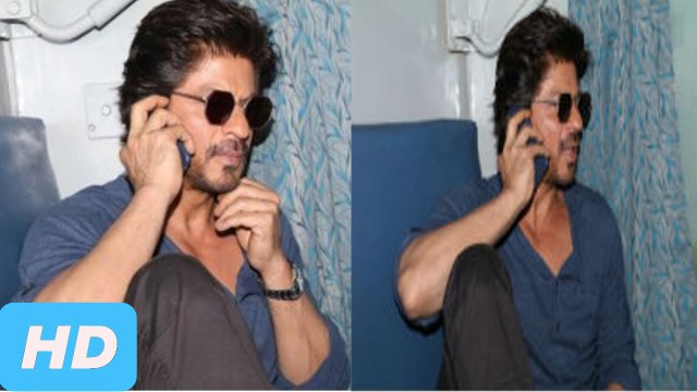 Shahrukh Khan Promotes Raees On A Train From Mumbai To Delhi